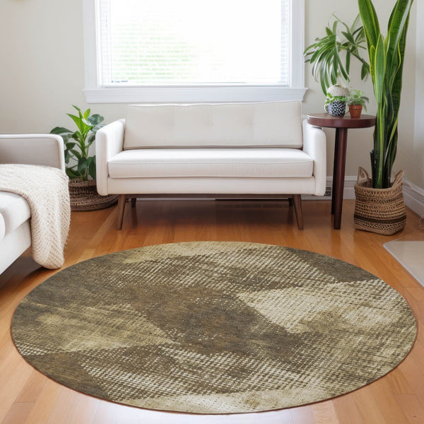 Homeroots 3' Brown And Beige Geometric Washable Area Rug – Perfect For Indoor And Outdoor High Traffic Spaces 8' Round Polyester 602829