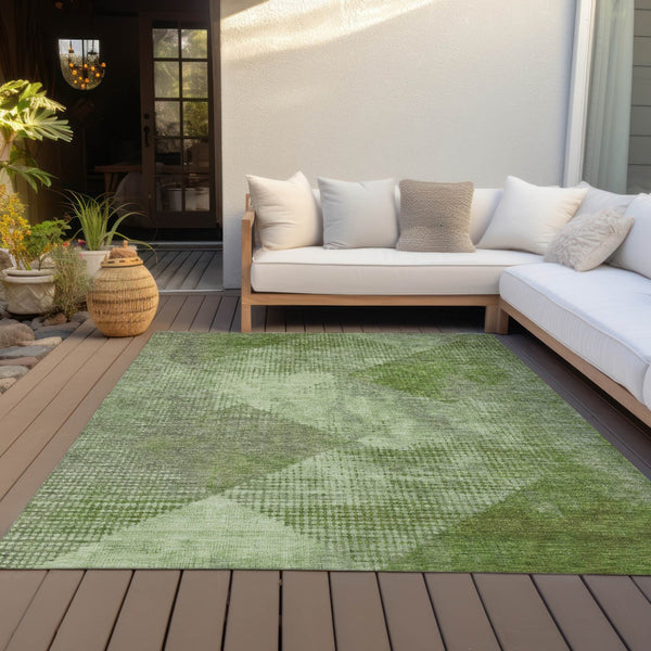Homeroots 3' Brown And Beige Geometric Washable Area Rug – Perfect For Indoor And Outdoor High Traffic Spaces 10' X 14' Polyester 602844