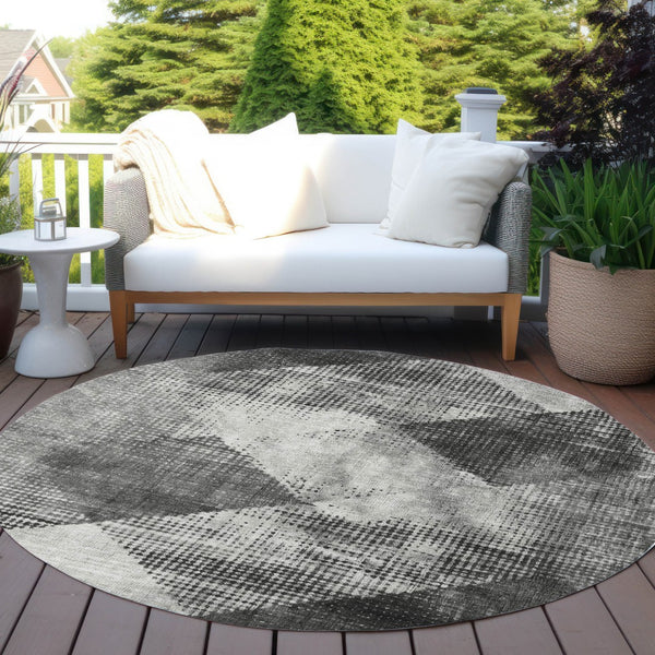 Homeroots 3' Brown And Beige Geometric Washable Area Rug – Perfect For Indoor And Outdoor High Traffic Spaces 8' Round Polyester 602847
