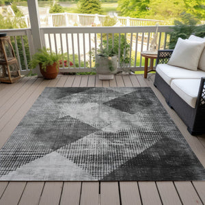 Homeroots 3' Brown And Beige Geometric Washable Area Rug – Perfect For Indoor And Outdoor High Traffic Spaces 10' X 14' Polyester 602850