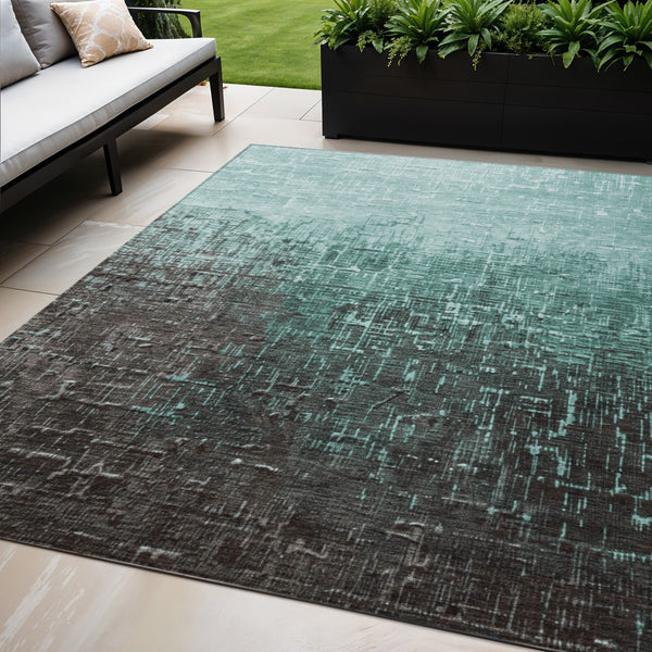 Homeroots 3' Blush And Dark Gray Ombre Washable Area Rug - Perfect For Indoor And Outdoor Spaces, Durable Design 5' X 8' Polyester 602900