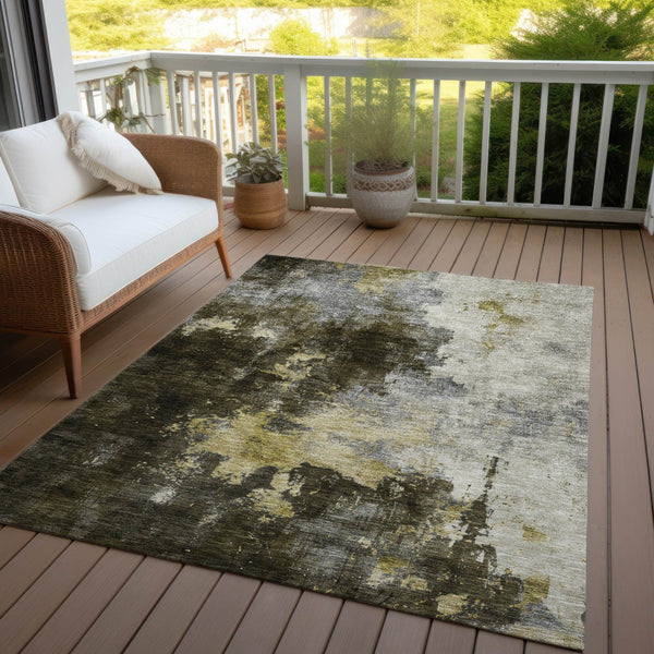 Homeroots 3' Washable Abstract Indoor Outdoor Area Rug In Brown, Light Gray & Black – Stylish & Durable Design 10' X 14' Polyester 603046