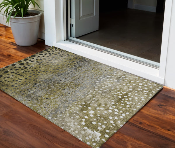 Homeroots 3' Stylish Artichoke Green Abstract Washable Area Rug For Indoor And Outdoor Spaces, Durable Design 3' X 5' Polyester 603077