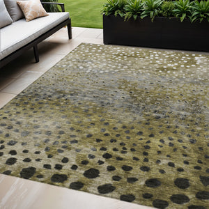 Homeroots 3' Stylish Artichoke Green Abstract Washable Area Rug For Indoor And Outdoor Spaces, Durable Design 8' X 10' Polyester 603080