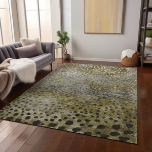 Homeroots 3' Stylish Artichoke Green Abstract Washable Area Rug For Indoor And Outdoor Spaces, Durable Design 10' X 14' Polyester 603082