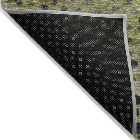 Homeroots 3' Stylish Artichoke Green Abstract Washable Area Rug For Indoor And Outdoor Spaces, Durable Design 3' X 5' Polyester 603089