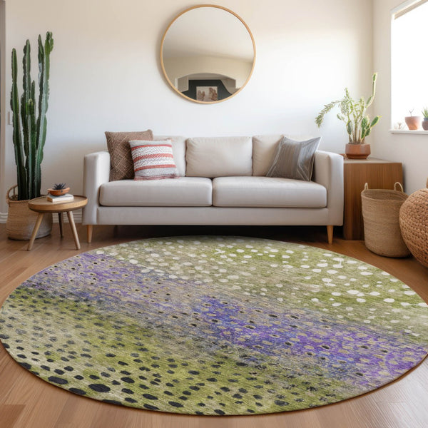 Homeroots 3' Stylish Artichoke Green Abstract Washable Area Rug For Indoor And Outdoor Spaces, Durable Design 8' Round Polyester 603091