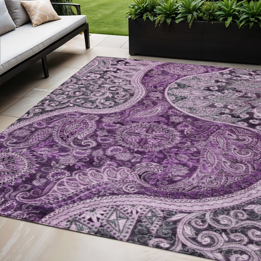 HomeRoots 5' Elegant Floral Medallion Area Rug in Purple Charcoal - Washable, Durable for Indoor & Outdoor Use 5' X 8' 603192