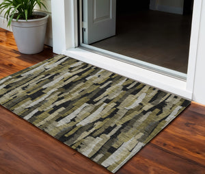 Homeroots 3'' Striped Washable Indoor Outdoor Area Rug - Durable, Stain Resistant, Perfect For High Traffic Spaces 3' X 5' Polyester 603209