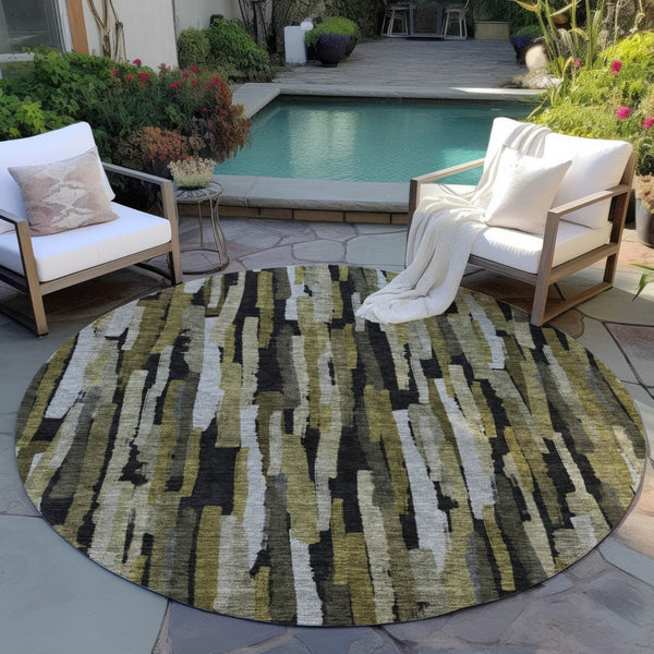 Homeroots 3'' Striped Washable Indoor Outdoor Area Rug - Durable, Stain Resistant, Perfect For High Traffic Spaces 8' Round Polyester 603211