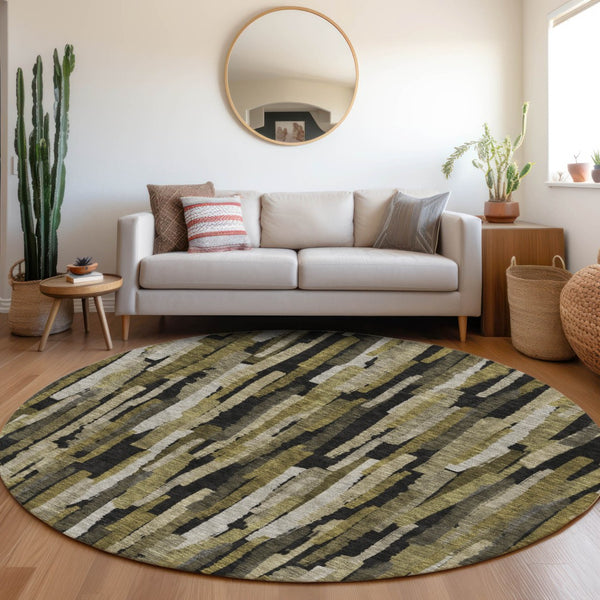 Homeroots 3'' Striped Washable Indoor Outdoor Area Rug - Durable, Stain Resistant, Perfect For High Traffic Spaces 8' Round Polyester 603211