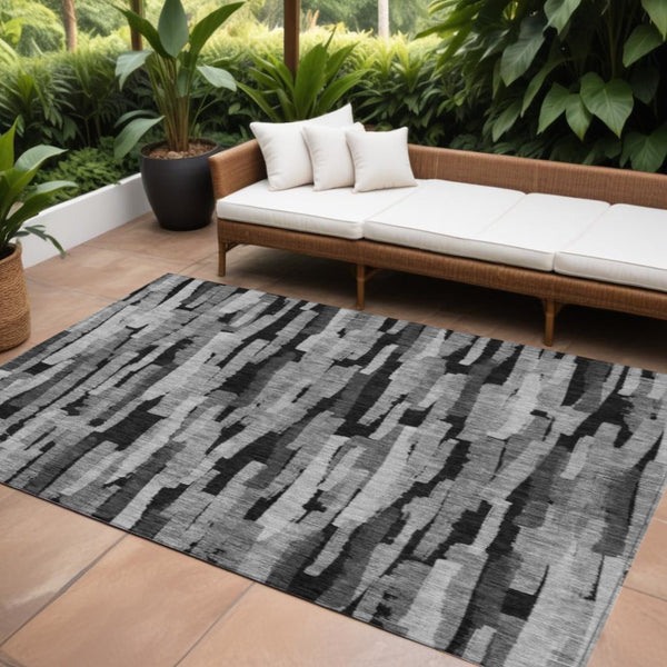 Homeroots 3'' Striped Washable Indoor Outdoor Area Rug - Durable, Stain Resistant, Perfect For High Traffic Spaces 9' X 12' Polyester 603225