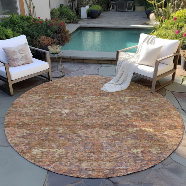 Homeroots 3' Brown And Tan Damask Washable Area Rug - Stylish, Durable Indoor Outdoor Decor For Any Space 8' Round Polyester 603373