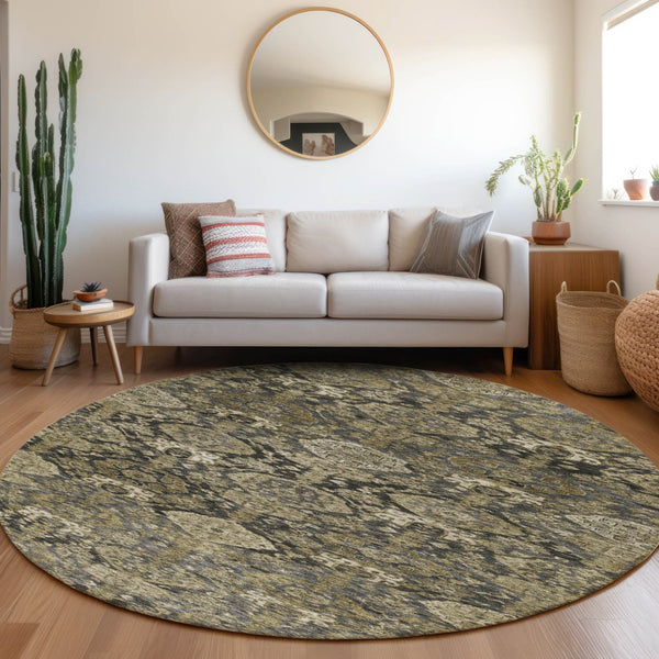 Homeroots 3' Brown And Tan Damask Washable Area Rug - Stylish, Durable Indoor Outdoor Decor For Any Space 8' Round Polyester 603379
