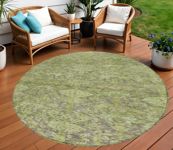 Homeroots 3' Brown And Tan Damask Washable Area Rug - Stylish, Durable Indoor Outdoor Decor For Any Space 8' Round Polyester 603385