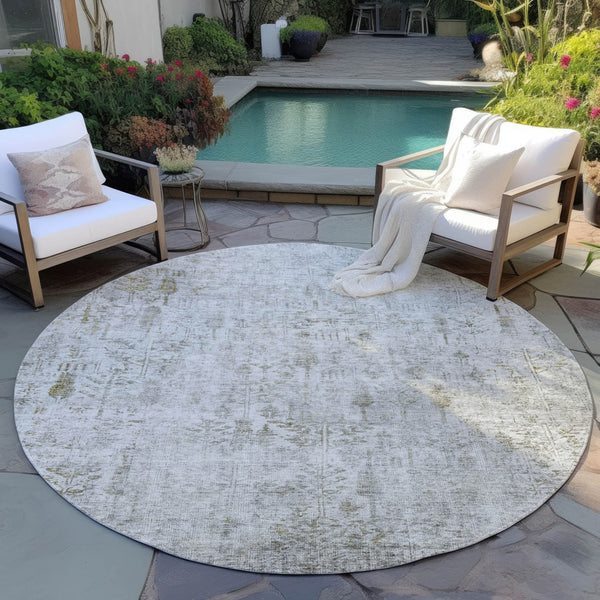 Homeroots 3' Elegant Ivory Blue And Purple Floral Washable Area Rug For Indoor And Outdoor Spaces 8' Round Polyester 603577