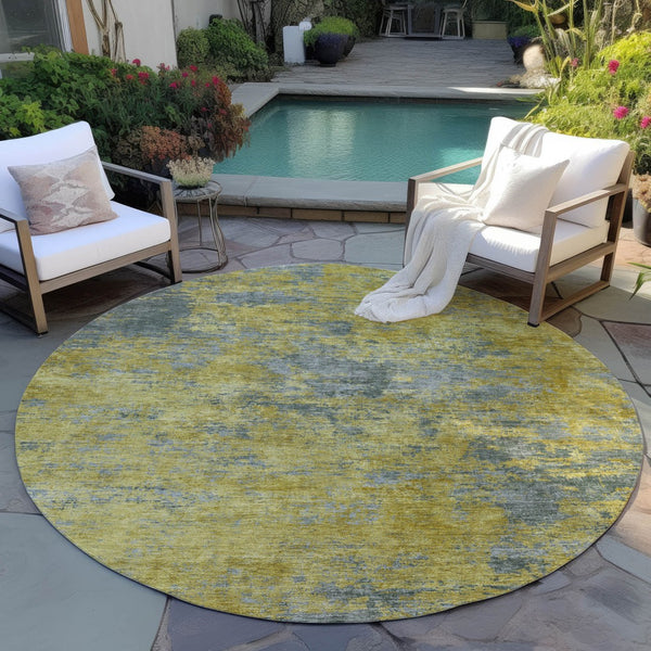 Homeroots 3' Copper And Green Abstract Washable Area Rug For Indoor And Outdoor Spaces, Durable Design 8' Round Polyester 603589