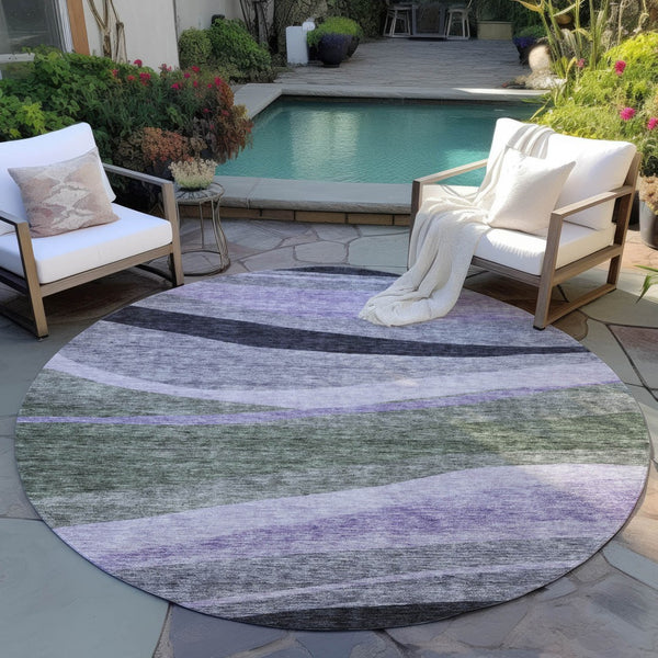 Homeroots 3' Abstract Artichoke Green And Black Area Rug - Washable, Durable, Stylish For Indoor Or Outdoor Use 8' Round Polyester 603667
