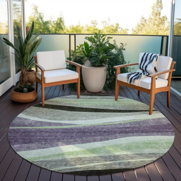 Homeroots 3' Abstract Artichoke Green And Black Area Rug - Washable, Durable, Stylish For Indoor Or Outdoor Use 8' Round Polyester 603685