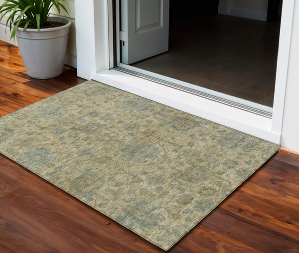 Homeroots 3' Artichoke Green And Gray Damask Washable Area Rug For Stylish Indoor And Outdoor Spaces 3' X 5' Polyester 603833