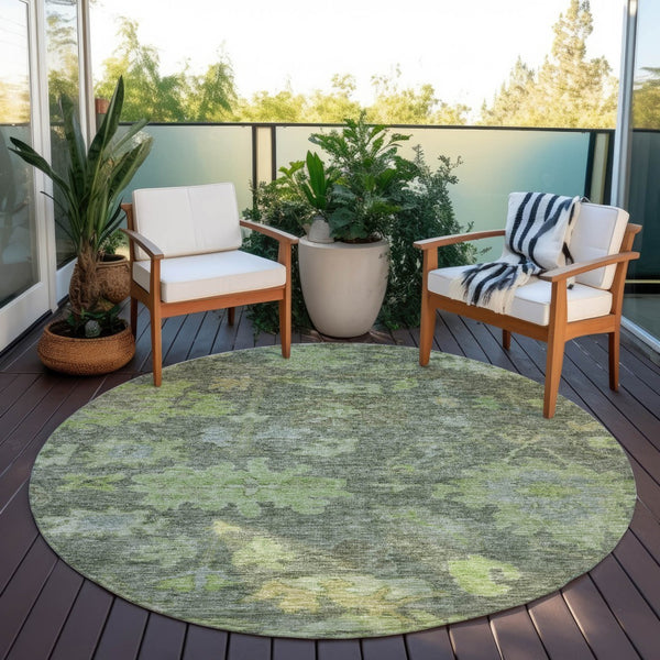 Homeroots 3' Stylish Floral Washable Area Rug For Indoor And Outdoor Use - Durable, Stain-resistant Design 8' Round Polyester 604122