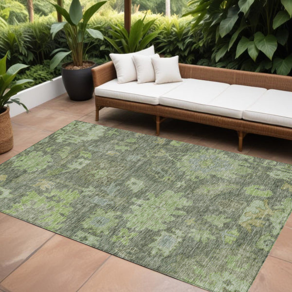 Homeroots 3' Stylish Floral Washable Area Rug For Indoor And Outdoor Use - Durable, Stain-resistant Design 10' X 14' Polyester 604125