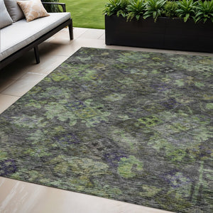 HomeRoots 5' Durable Floral Area Rug for Indoor & Outdoor Use - Easy Maintenance, Stain Resistant Design 5' X 8' 604145