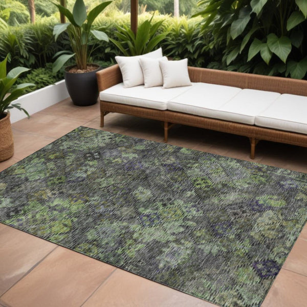 HomeRoots 5' Durable Floral Area Rug for Indoor & Outdoor Use - Easy Maintenance, Stain Resistant Design 8' X 10' 604147