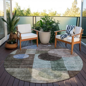 Homeroots 3' Stylish Geometric Indoor Outdoor Area Rug - Washable, Stain-resistant, Perfect For High Traffic Spaces 8' Round Polyester 604308