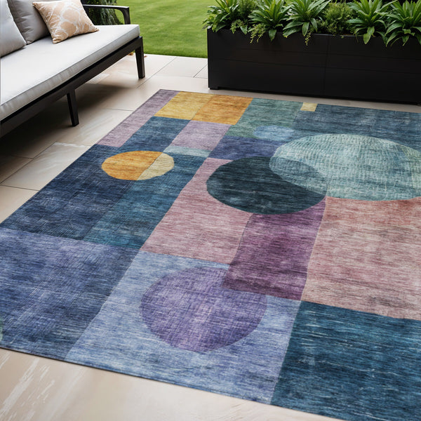 Homeroots 3' Stylish Geometric Indoor Outdoor Area Rug - Washable, Stain-resistant, Perfect For High Traffic Spaces 5' X 8' Polyester 604313