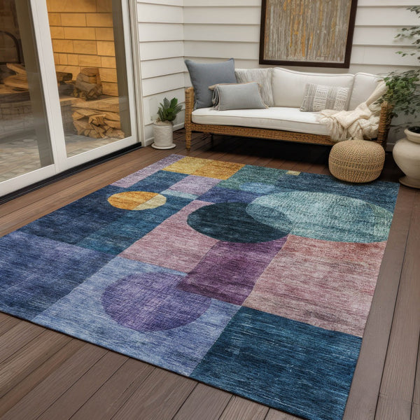 Homeroots 3' Stylish Geometric Indoor Outdoor Area Rug - Washable, Stain-resistant, Perfect For High Traffic Spaces 8' X 10' Polyester 604315