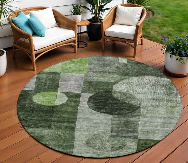 Homeroots 3' Stylish Geometric Indoor Outdoor Area Rug - Washable, Stain-resistant, Perfect For High Traffic Spaces 8' Round Polyester 604320