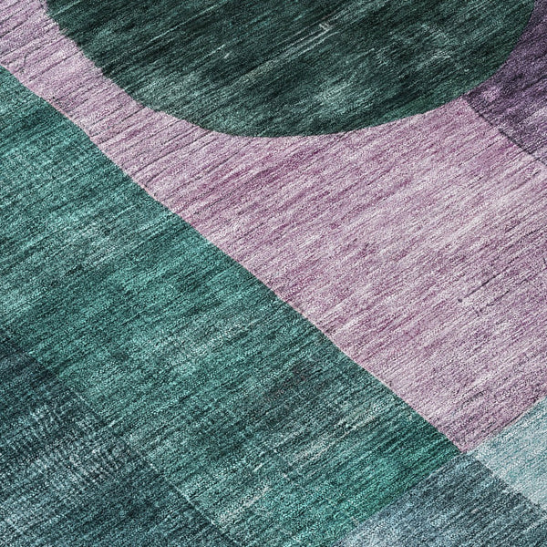 Homeroots 3' Stylish Geometric Indoor Outdoor Area Rug - Washable, Stain-resistant, Perfect For High Traffic Spaces 10' X 14' Polyester 604329