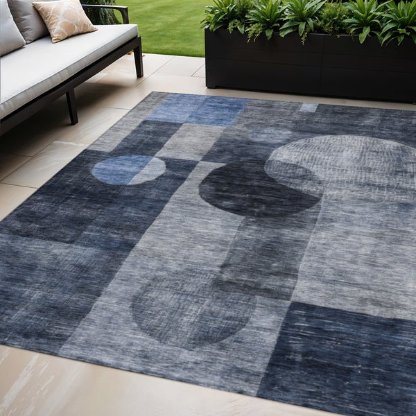 Homeroots 3' Stylish Geometric Indoor Outdoor Area Rug - Washable, Stain-resistant, Perfect For High Traffic Spaces 5' X 8' Polyester 604331