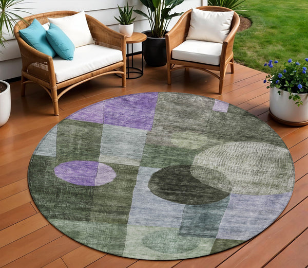 Homeroots 3' Stylish Geometric Indoor Outdoor Area Rug - Washable, Stain-resistant, Perfect For High Traffic Spaces 8' Round Polyester 604338