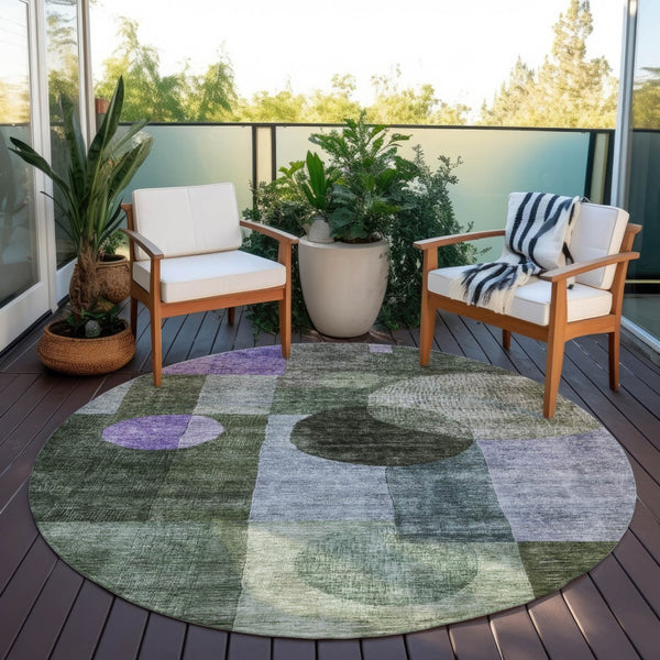 Homeroots 3' Stylish Geometric Indoor Outdoor Area Rug - Washable, Stain-resistant, Perfect For High Traffic Spaces 8' Round Polyester 604338