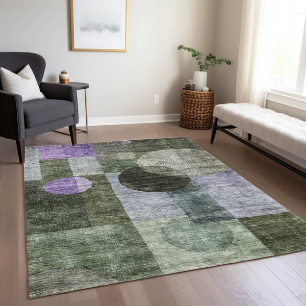 Homeroots 3' Stylish Geometric Indoor Outdoor Area Rug - Washable, Stain-resistant, Perfect For High Traffic Spaces 8' X 10' Polyester 604339