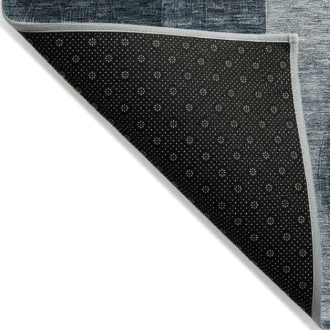 Homeroots 3' Stylish Geometric Indoor Outdoor Area Rug - Washable, Stain-resistant, Perfect For High Traffic Spaces 5' X 8' Polyester 604343