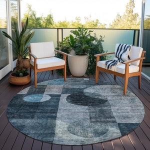 Homeroots 3' Stylish Geometric Indoor Outdoor Area Rug - Washable, Stain-resistant, Perfect For High Traffic Spaces 8' Round Polyester 604344