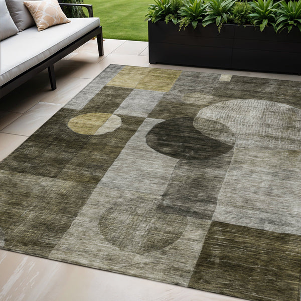 Homeroots 3' Stylish Geometric Indoor Outdoor Area Rug - Washable, Stain-resistant, Perfect For High Traffic Spaces 5' X 8' Polyester 604349