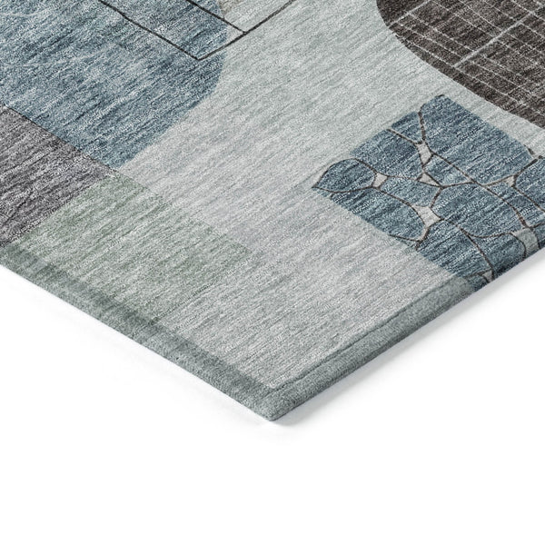 Homeroots 3' Abstract Washable Area Rug In Blue Gray And Charcoal - Durable Indoor Outdoor Decor Solution 8' Round Polyester 604386