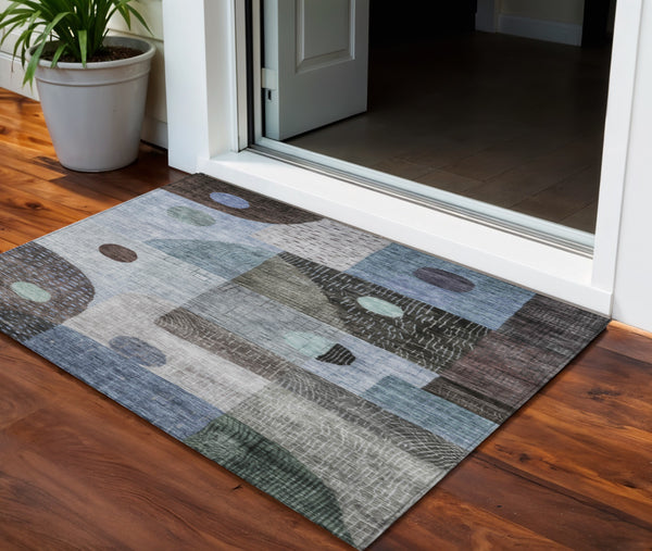 Homeroots 3' Artichoke Green Gray Charcoal Geometric Washable Area Rug For Indoor And Outdoor Spaces 3' X 5' Polyester 604402