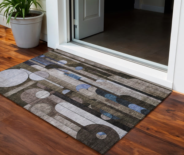 Homeroots 3' Stylish Geometric Washable Area Rug – Durable, Stain Resistant Design For Indoor & Outdoor Use 3' X 5' Polyester 604494