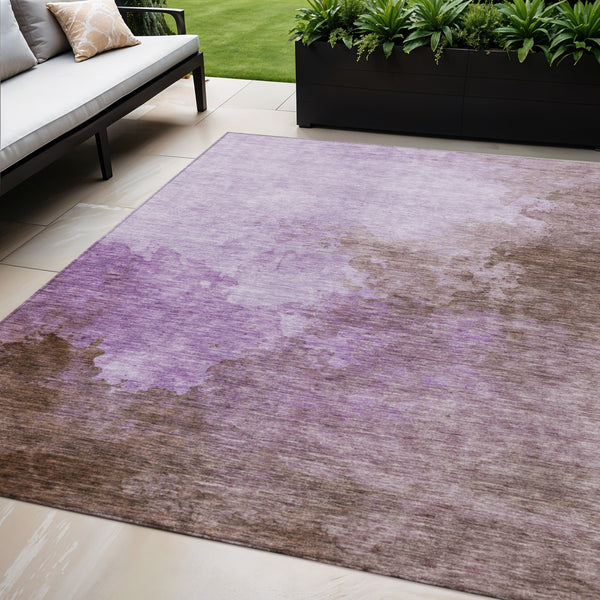 Homeroots 3' Green And Ivory Abstract Washable Area Rug For Indoor And Outdoor Spaces - Durable, Stylish Design 5' X 8' Polyester 604798