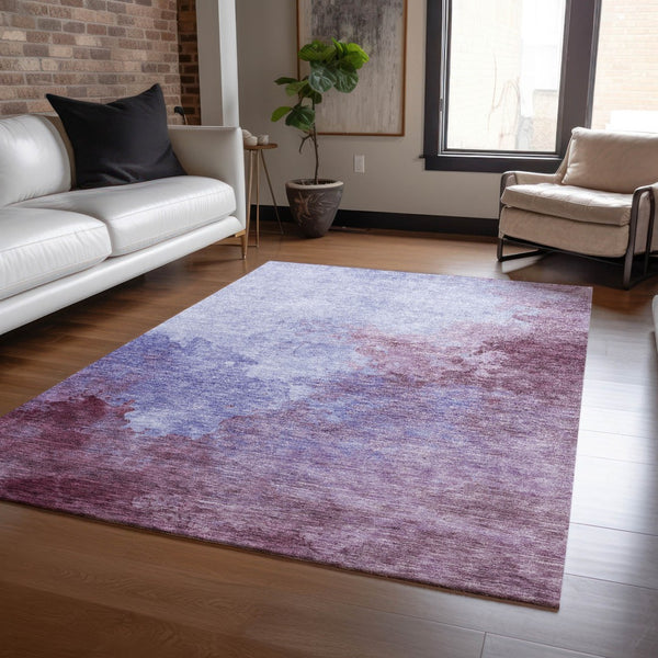 Homeroots 3' Green And Ivory Abstract Washable Area Rug For Indoor And Outdoor Spaces - Durable, Stylish Design 5' X 8' Polyester 604828