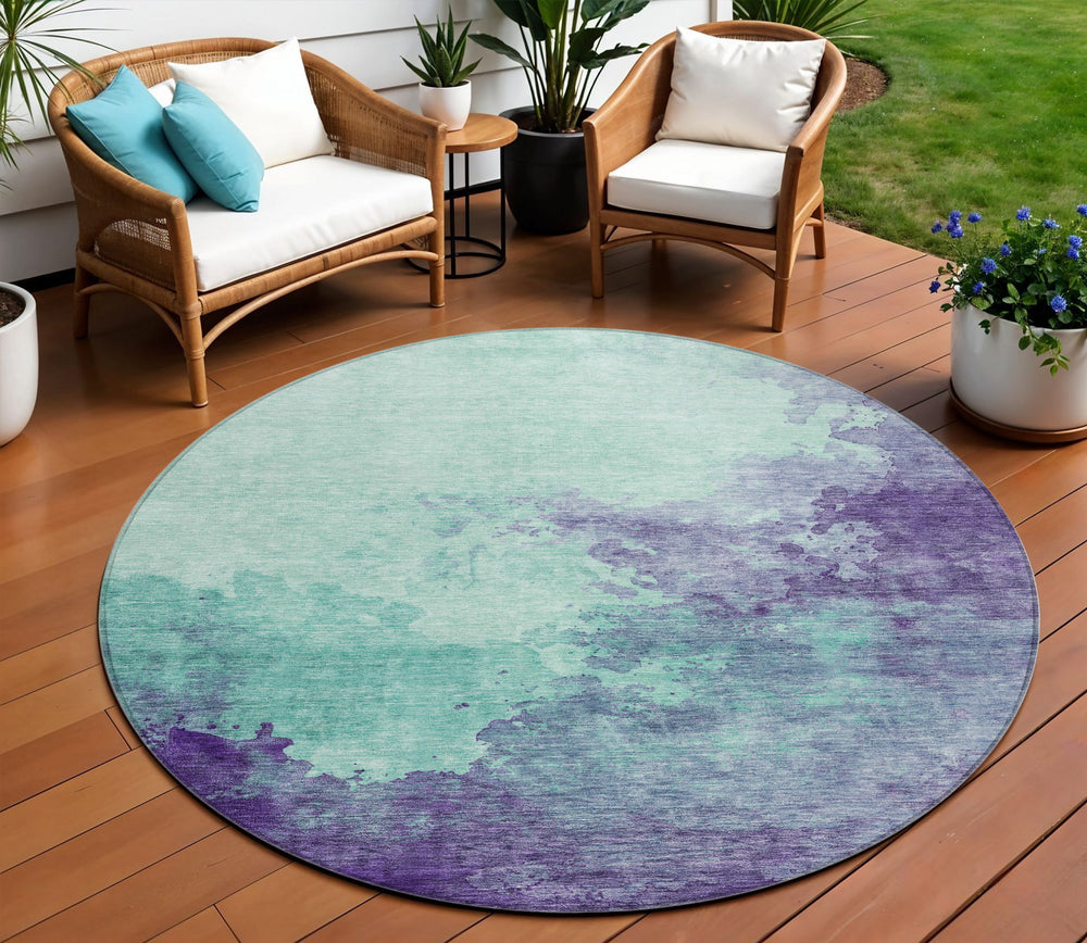 Homeroots 3' Green And Ivory Abstract Washable Area Rug For Indoor And Outdoor Spaces - Durable, Stylish Design 8' Round Polyester 604835