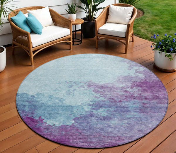 Homeroots 3' Green And Ivory Abstract Washable Area Rug For Indoor And Outdoor Spaces - Durable, Stylish Design 8' Round Polyester 604841