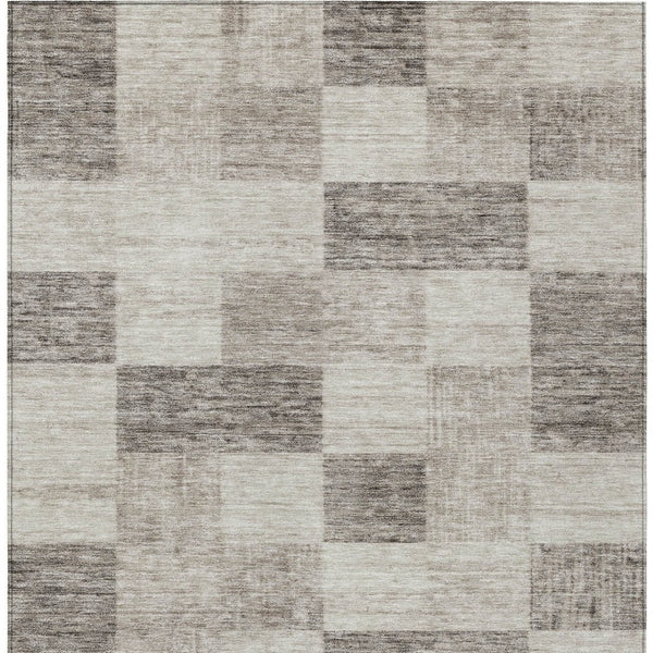 Homeroots 3' Beige And Gray Geometric Washable Area Rug - Perfect For Indoor And Outdoor Spaces, Stylish & Durable 5' X 8' Polyester 604846