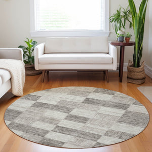 Homeroots 3' Beige And Gray Geometric Washable Area Rug - Perfect For Indoor And Outdoor Spaces, Stylish & Durable 8' Round Polyester 604847