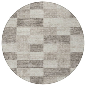 Homeroots 3' Beige And Gray Geometric Washable Area Rug - Perfect For Indoor And Outdoor Spaces, Stylish & Durable 8' Round Polyester 604847